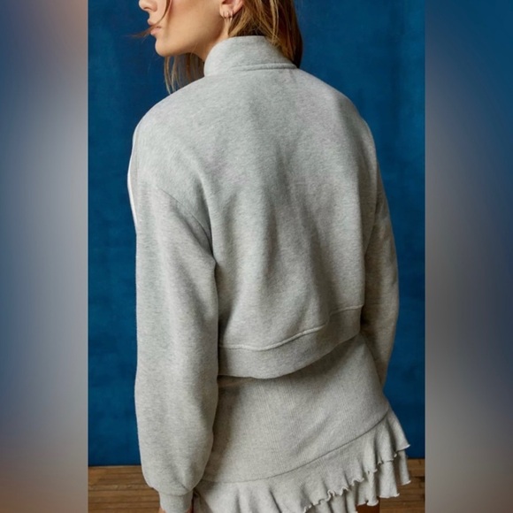 Urban Outfitters BDG Angie Cropped Quarter Zip Sweatshirt Gray Medium NWOT - Picture 2 of 5